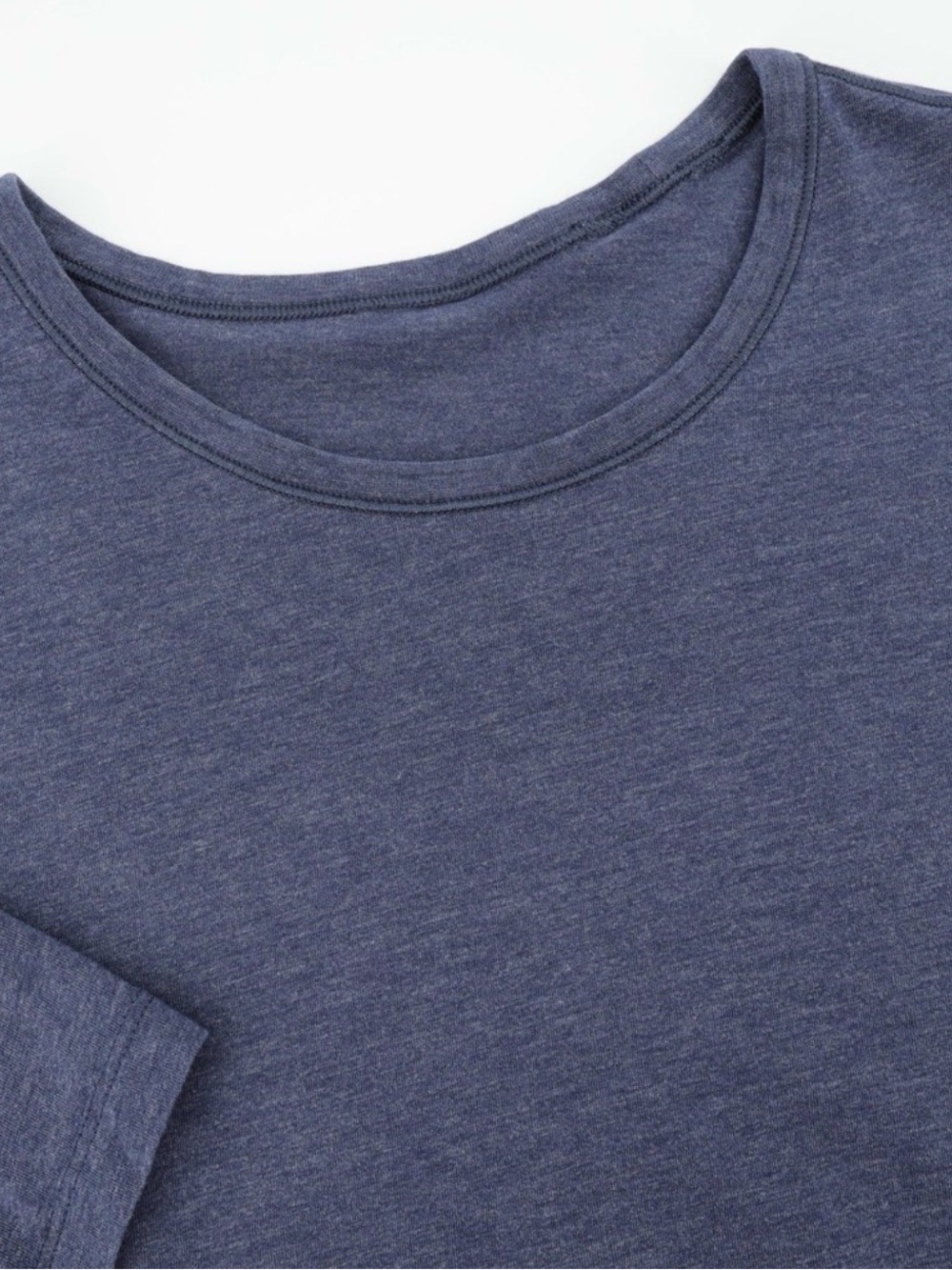 Lululemon T-Shirt Blue Heathered‎ Short Sleeve Crew Neck Mens Fits Like a Large